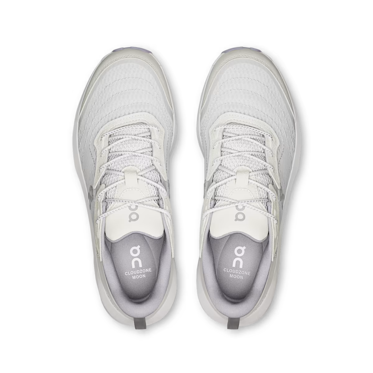 Sur la Lune de la zone nuageuse