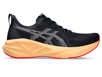 ASICS Novablast 5 - Mitternachts-/Orange-Glühen / 3.5