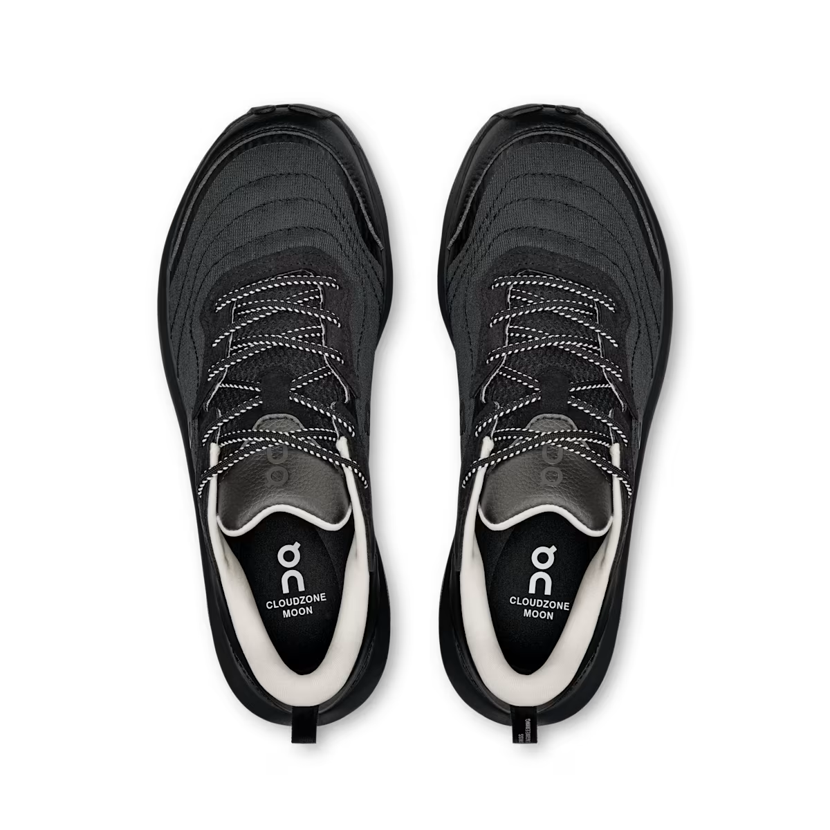 Sur la Lune de la zone nuageuse